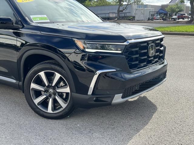 new 2025 Honda Pilot car, priced at $54,985