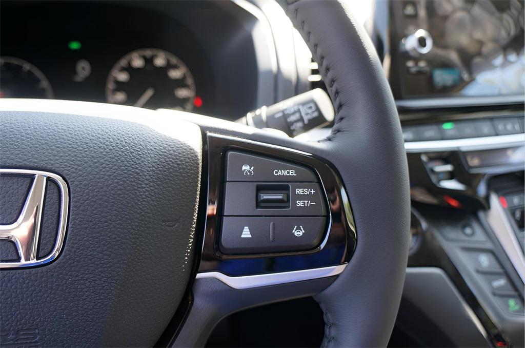 used 2025 Honda Odyssey car, priced at $45,923