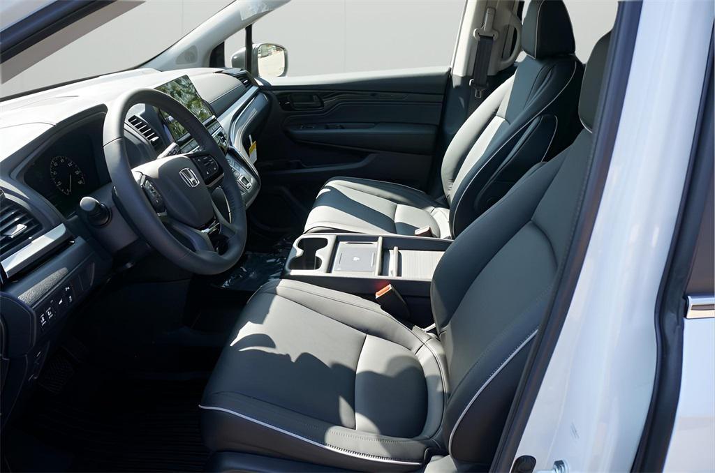 used 2025 Honda Odyssey car, priced at $45,923
