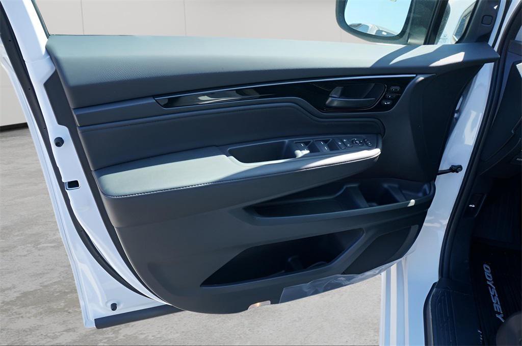 used 2025 Honda Odyssey car, priced at $45,923