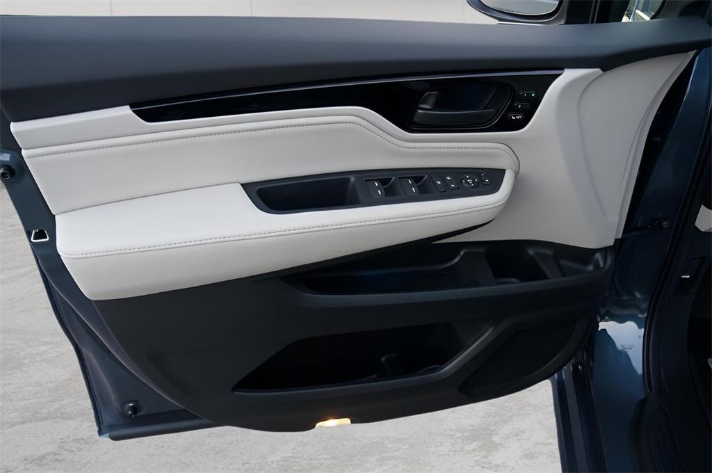 new 2026 Honda Odyssey car, priced at $48,990