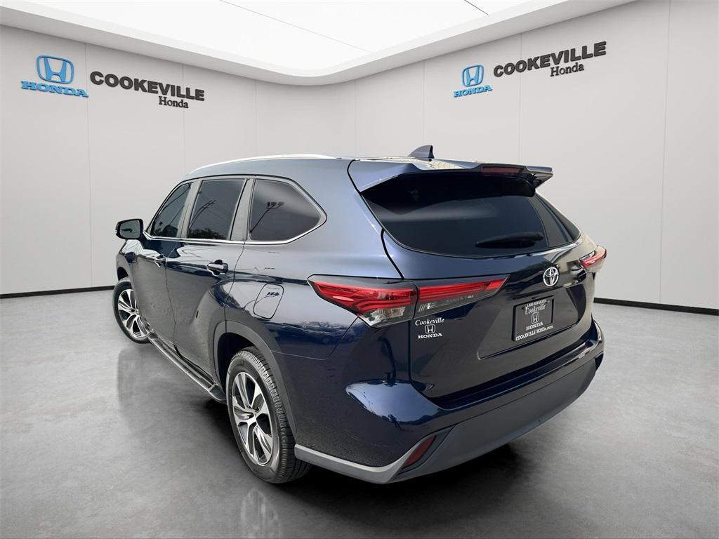 used 2023 Toyota Highlander car, priced at $34,689