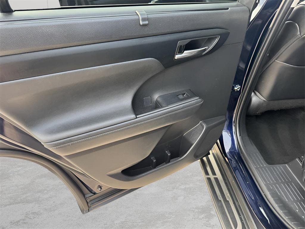 used 2023 Toyota Highlander car, priced at $34,689