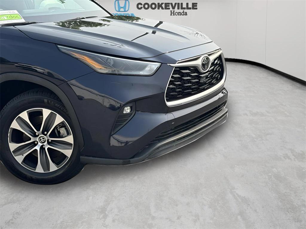 used 2023 Toyota Highlander car, priced at $34,689
