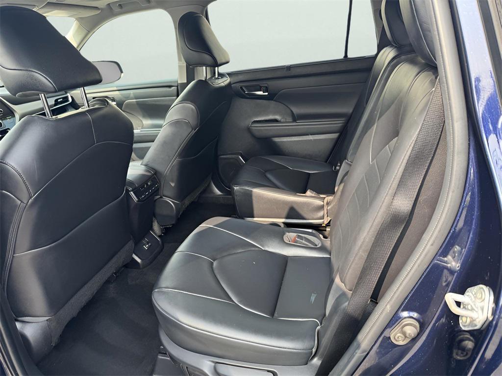 used 2023 Toyota Highlander car, priced at $34,689