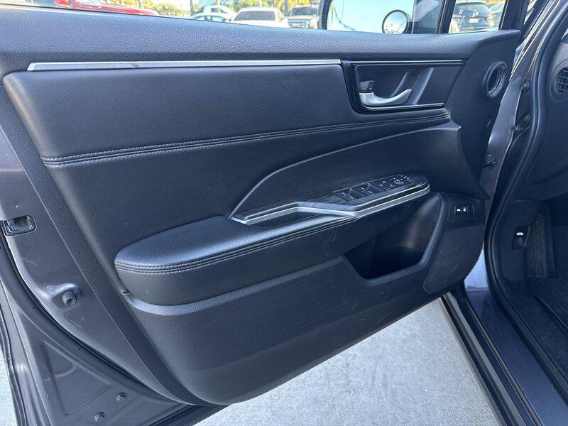 used 2019 Honda Clarity Plug-In Hybrid car, priced at $16,550