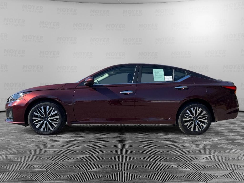 used 2023 Nissan Altima car, priced at $25,995