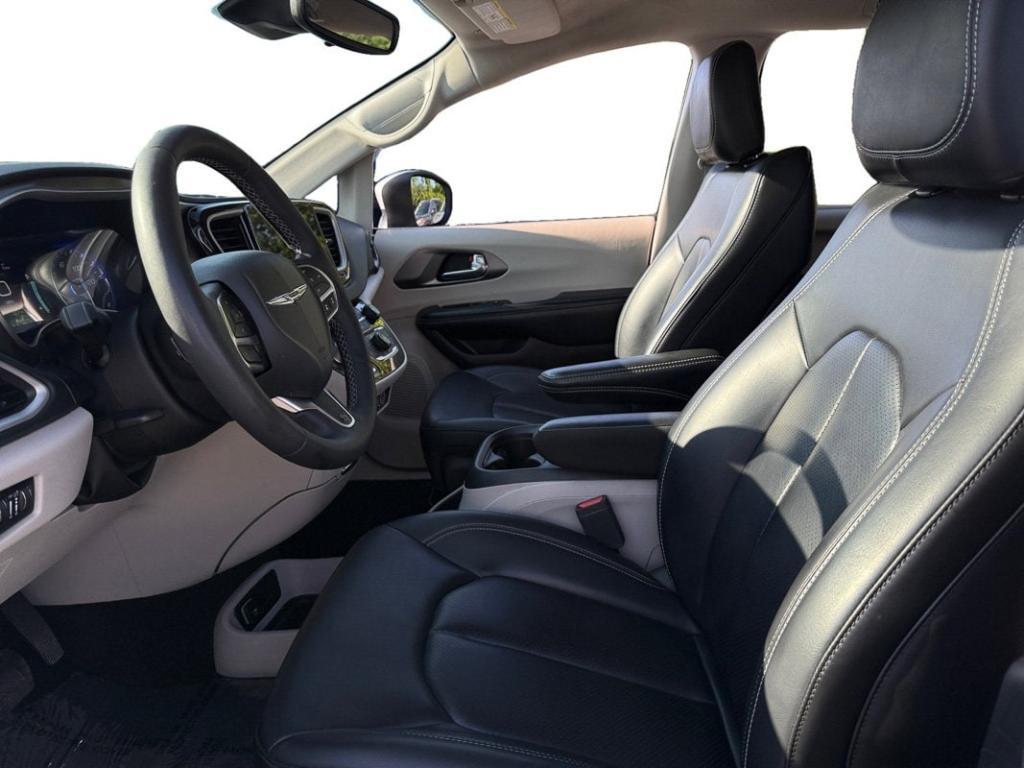 used 2023 Chrysler Pacifica car, priced at $28,998