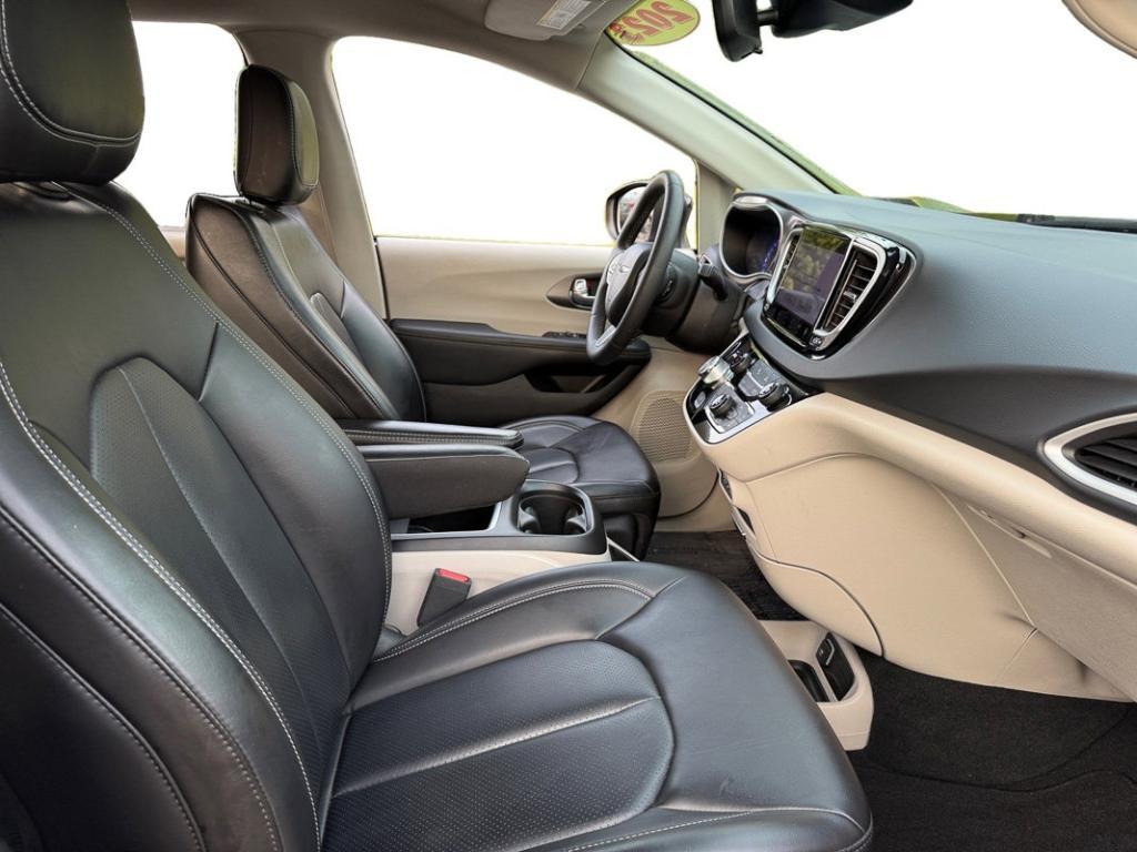 used 2023 Chrysler Pacifica car, priced at $28,998