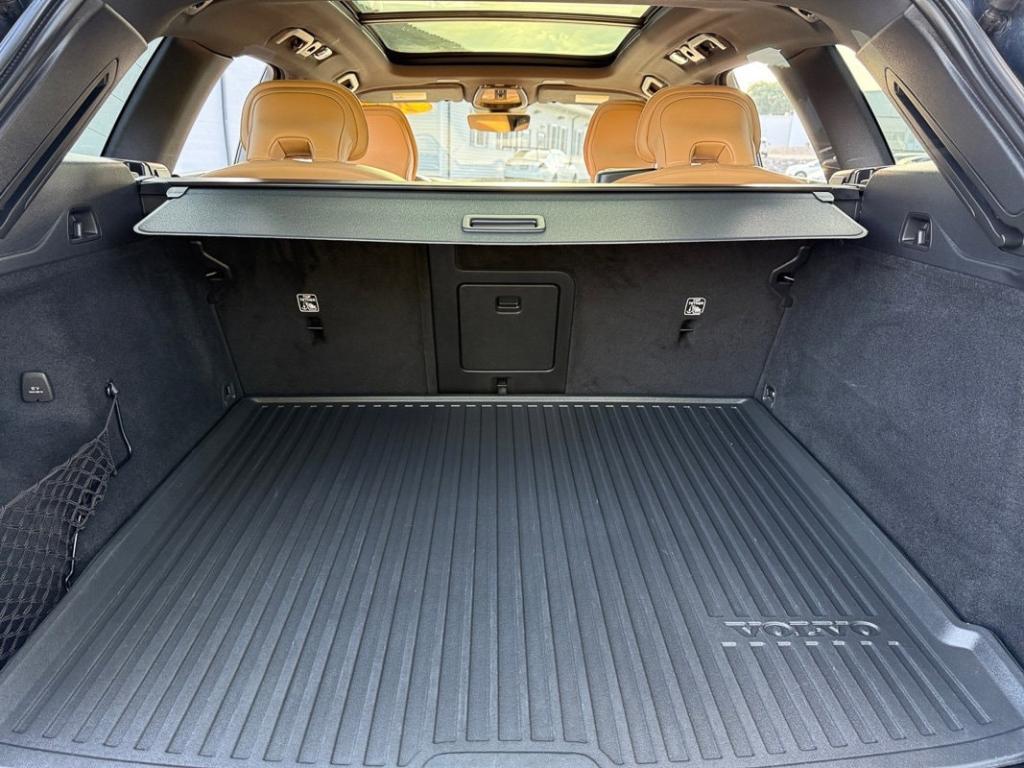 used 2022 Volvo XC60 car, priced at $35,295