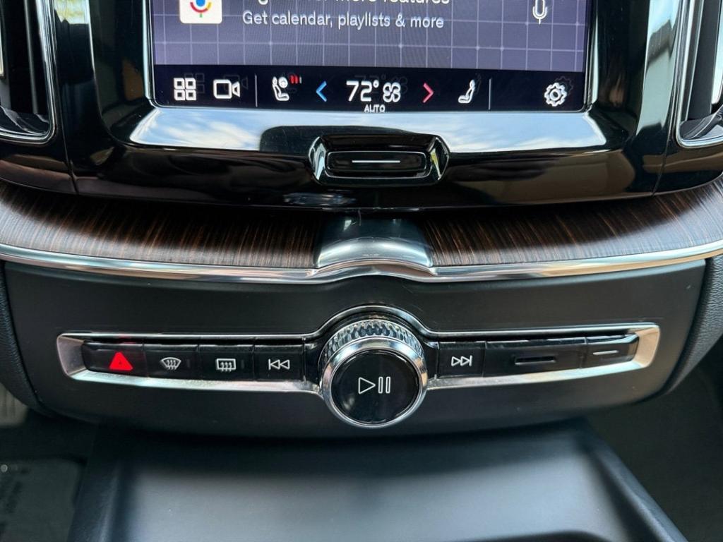used 2022 Volvo XC60 car, priced at $35,295