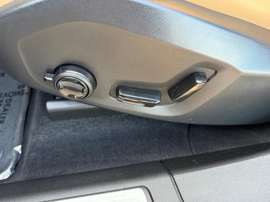 used 2022 Volvo XC60 car, priced at $35,295