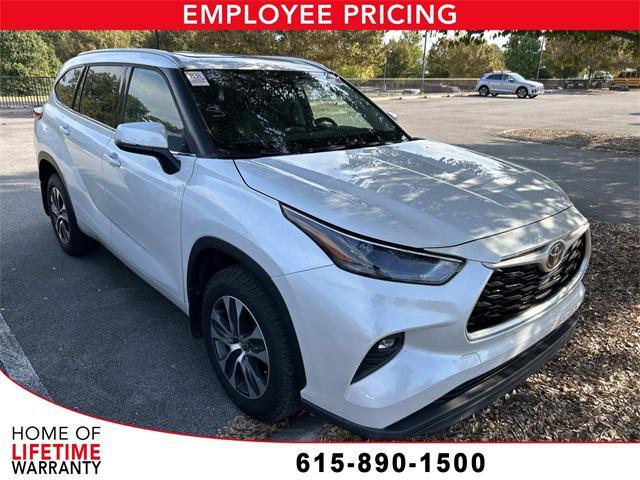 used 2022 Toyota Highlander car, priced at $33,995