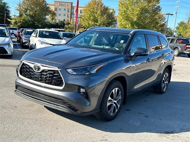 used 2024 Toyota Highlander car, priced at $44,792