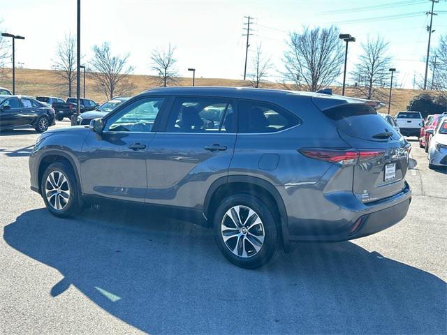 used 2024 Toyota Highlander car, priced at $44,429