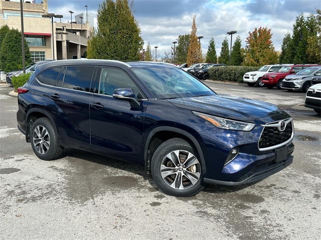 used 2022 Toyota Highlander car, priced at $36,907