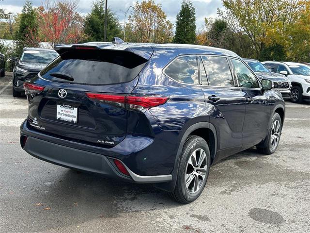 used 2022 Toyota Highlander car, priced at $36,907