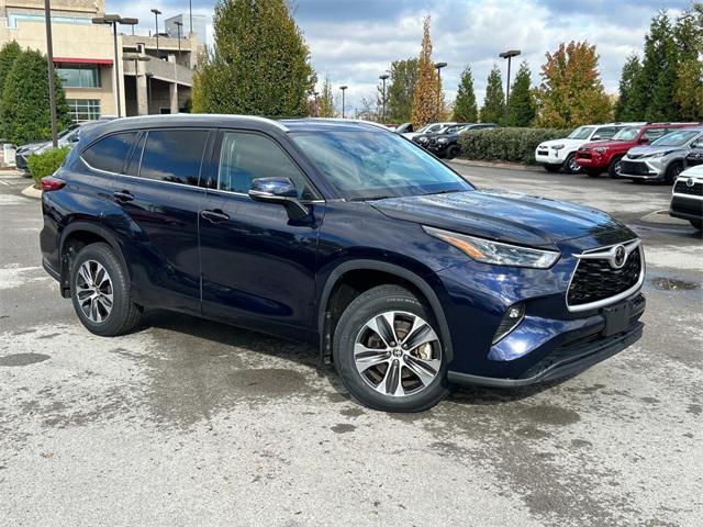 used 2022 Toyota Highlander car, priced at $36,907