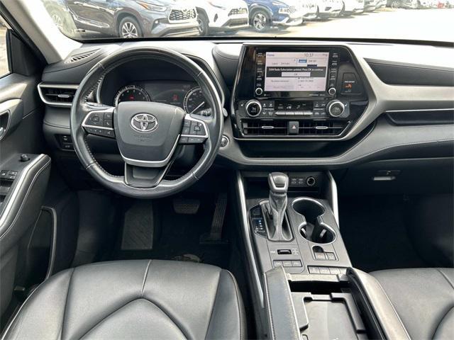 used 2022 Toyota Highlander car, priced at $36,907