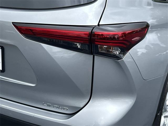used 2023 Toyota Highlander car, priced at $34,279