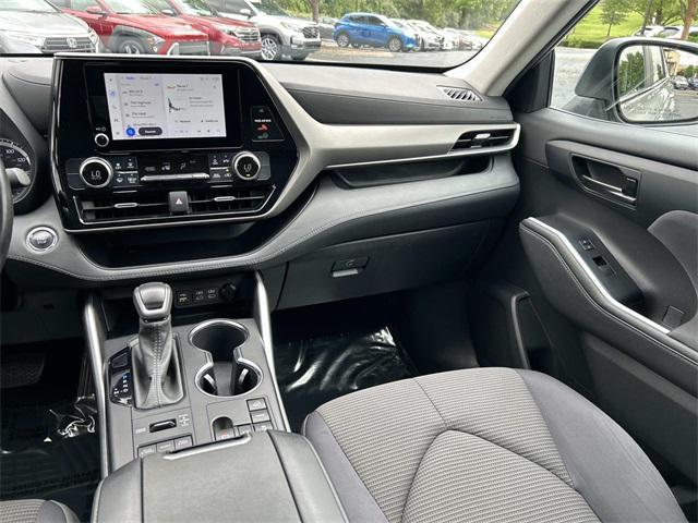 used 2023 Toyota Highlander car, priced at $34,279