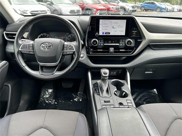 used 2023 Toyota Highlander car, priced at $34,279