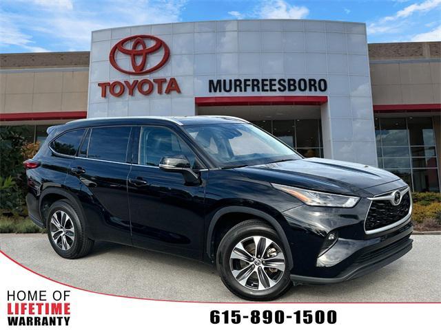 used 2022 Toyota Highlander car, priced at $34,904