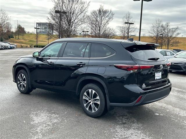 used 2024 Toyota Highlander car, priced at $43,688