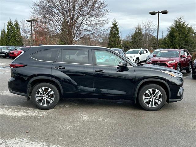 used 2024 Toyota Highlander car, priced at $43,688