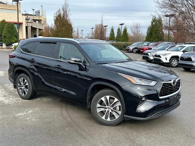 used 2024 Toyota Highlander car, priced at $43,688