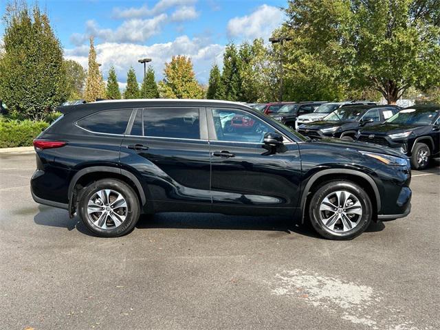 used 2023 Toyota Highlander car, priced at $41,920