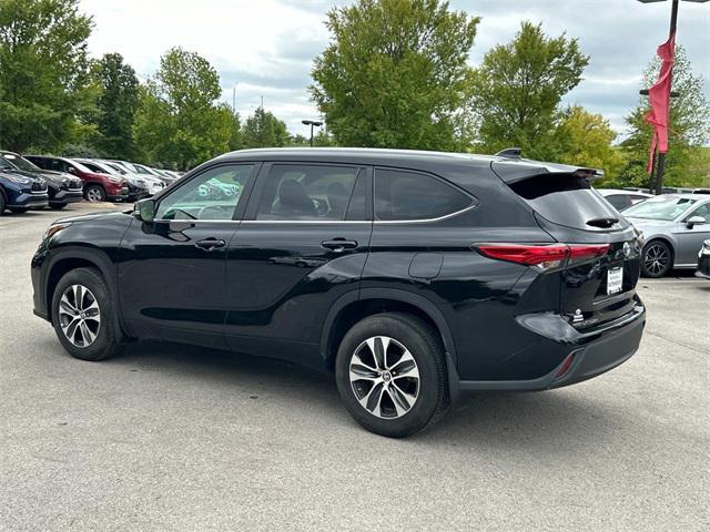 used 2023 Toyota Highlander car, priced at $41,901