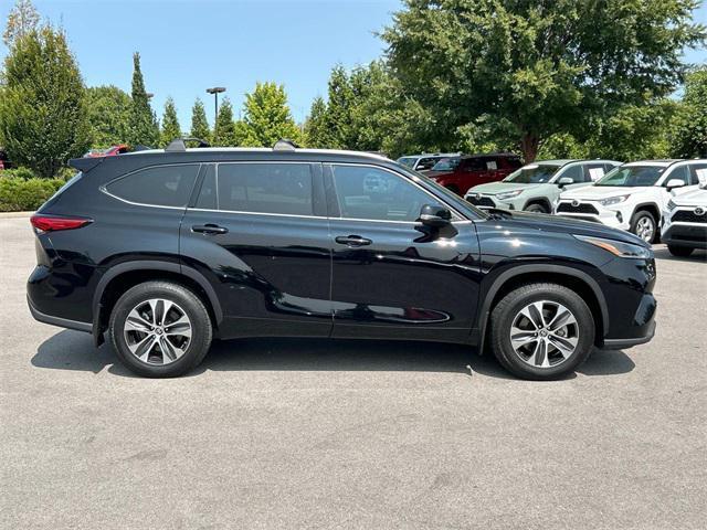 used 2021 Toyota Highlander car, priced at $33,995