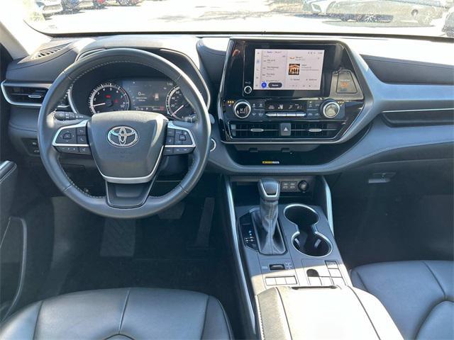 used 2024 Toyota Highlander car, priced at $44,105