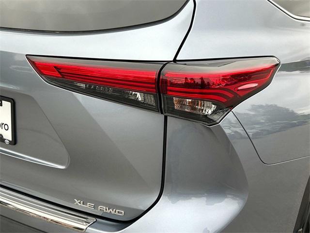 used 2022 Toyota Highlander car, priced at $37,964