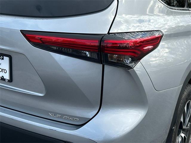 used 2022 Toyota Highlander car, priced at $37,619