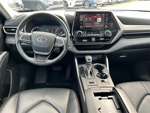 used 2022 Toyota Highlander car, priced at $37,619