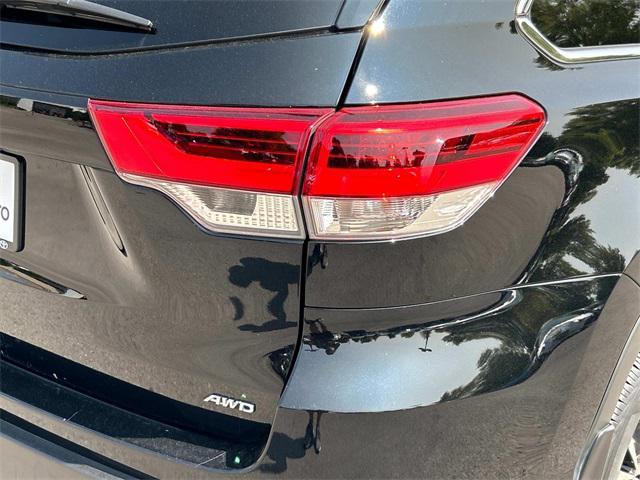 used 2019 Toyota Highlander car, priced at $22,716