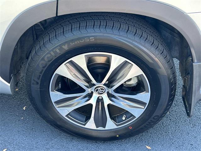 used 2020 Toyota Highlander car, priced at $25,516