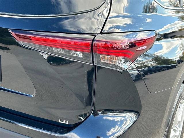 used 2024 Toyota Highlander car, priced at $38,043