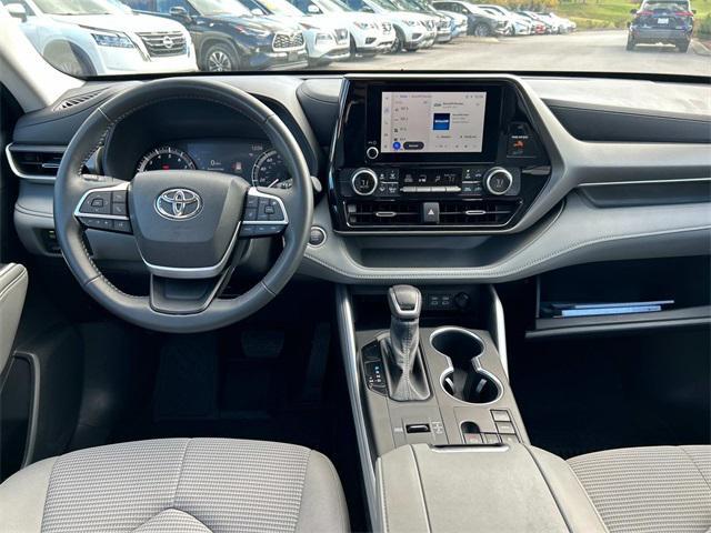 used 2024 Toyota Highlander car, priced at $38,043