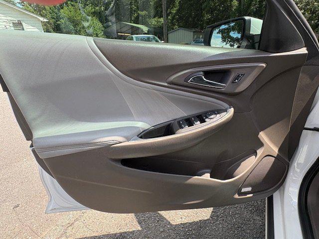 used 2018 Chevrolet Malibu car, priced at $9,987