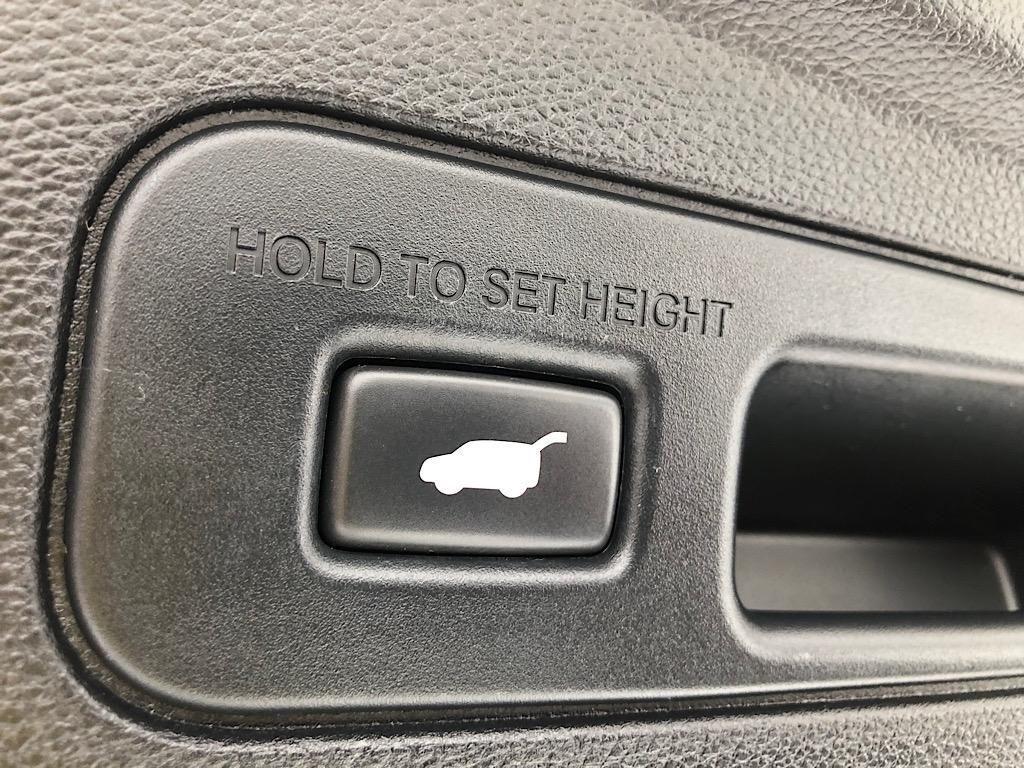 used 2023 Acura MDX car, priced at $38,093