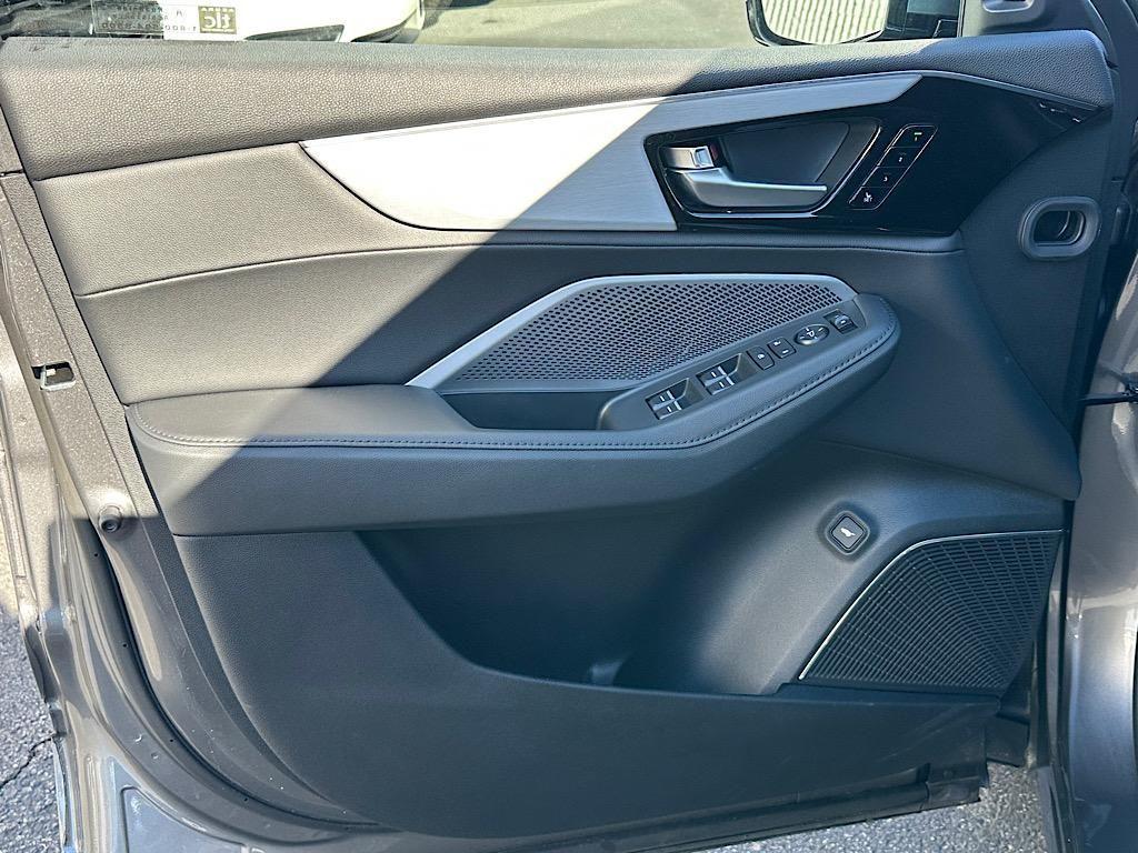 used 2025 Acura MDX car, priced at $48,618