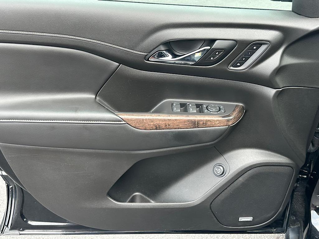 used 2021 GMC Acadia car, priced at $28,563