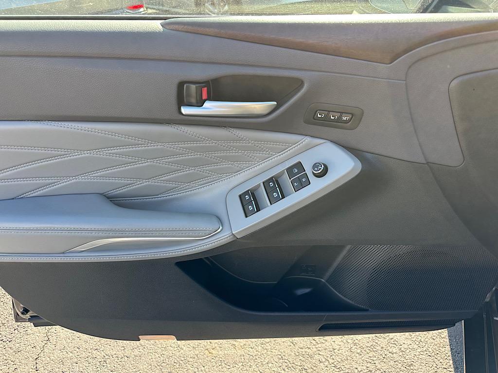 used 2019 Toyota Avalon Hybrid car, priced at $23,076