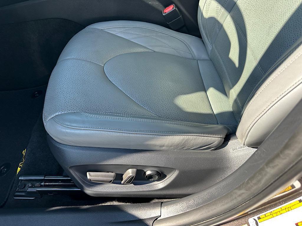 used 2019 Toyota Avalon Hybrid car, priced at $23,076
