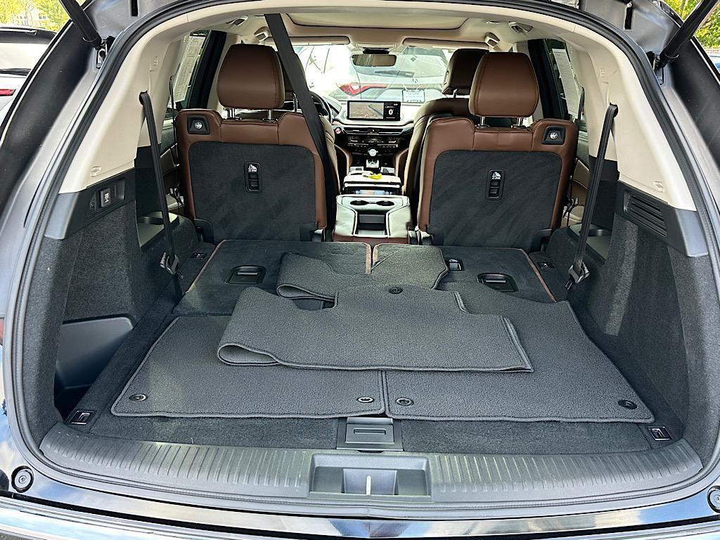 used 2023 Acura MDX car, priced at $42,802