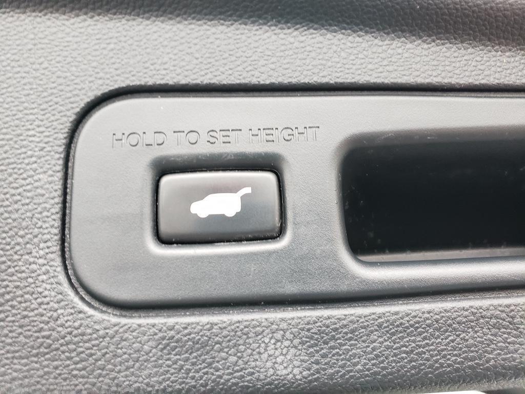 used 2023 Acura MDX car, priced at $35,499