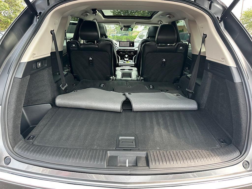 used 2023 Acura MDX car, priced at $42,279